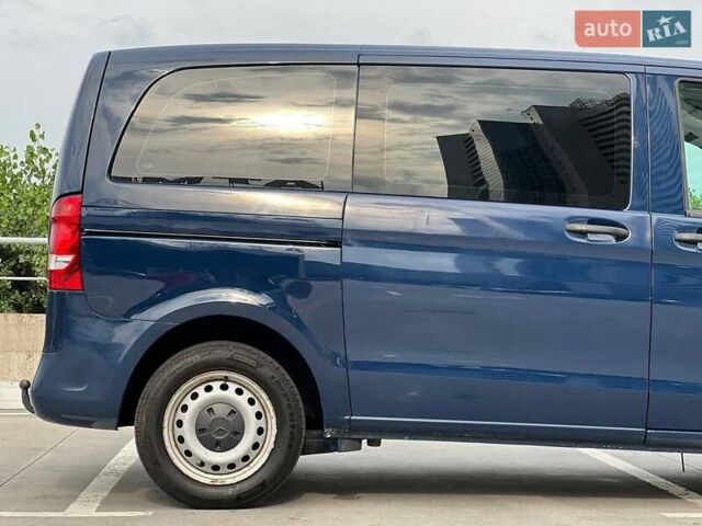 Синий Мерседес Вито, объемом двигателя 1.75 л и пробегом 195 тыс. км за 19400 $, фото 4 на Automoto.ua