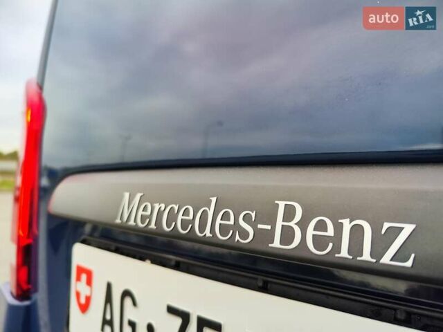 Синій Мерседес Віто, об'ємом двигуна 2.2 л та пробігом 200 тис. км за 33888 $, фото 16 на Automoto.ua