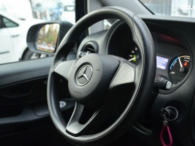 Синий Мерседес Вито, объемом двигателя 0 л и пробегом 38 тыс. км за 15000 $, фото 15 на Automoto.ua