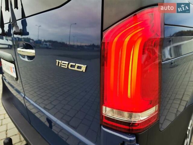 Синій Мерседес Віто, об'ємом двигуна 2.2 л та пробігом 200 тис. км за 33888 $, фото 19 на Automoto.ua