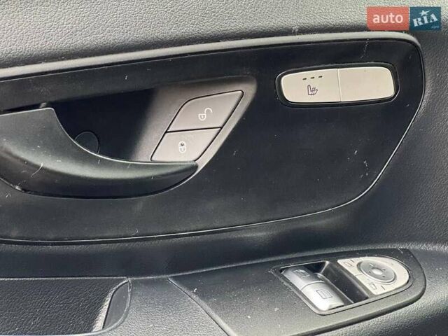 Синий Мерседес Вито, объемом двигателя 1.75 л и пробегом 195 тыс. км за 19400 $, фото 15 на Automoto.ua