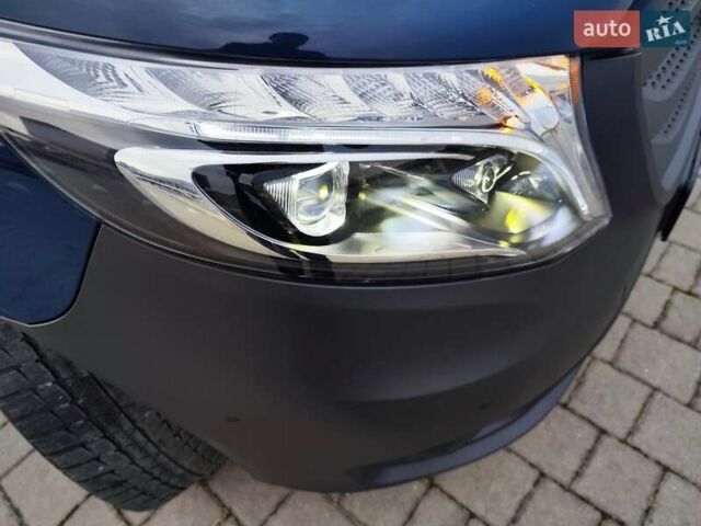 Синій Мерседес Віто, об'ємом двигуна 2.2 л та пробігом 200 тис. км за 33888 $, фото 39 на Automoto.ua