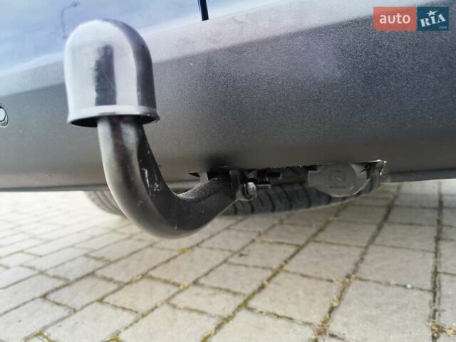 Синій Мерседес Віто, об'ємом двигуна 2.2 л та пробігом 200 тис. км за 33888 $, фото 12 на Automoto.ua