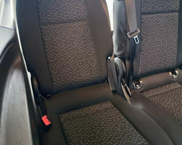 Синій Мерседес Віто, об'ємом двигуна 2.2 л та пробігом 200 тис. км за 33888 $, фото 96 на Automoto.ua