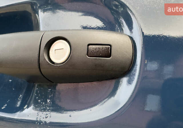 Синий Мерседес Вито, объемом двигателя 2.14 л и пробегом 297 тыс. км за 23150 $, фото 22 на Automoto.ua