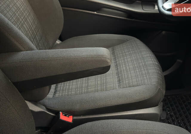 Синий Мерседес Вито, объемом двигателя 2.14 л и пробегом 297 тыс. км за 23150 $, фото 73 на Automoto.ua