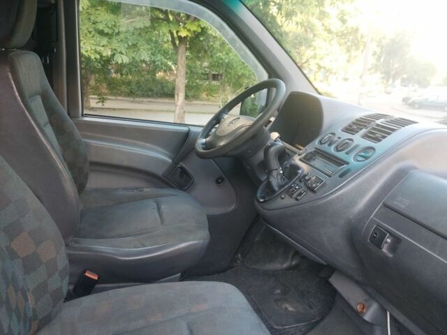 Синий Мерседес Вито, объемом двигателя 2.1 л и пробегом 339 тыс. км за 4500 $, фото 8 на Automoto.ua