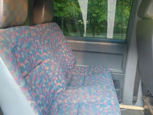 Синий Мерседес Вито, объемом двигателя 2.1 л и пробегом 339 тыс. км за 4500 $, фото 6 на Automoto.ua