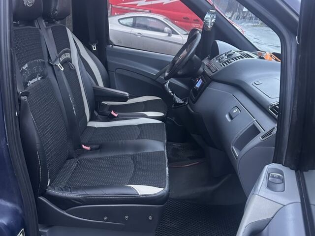 Синий Мерседес Вито, объемом двигателя 2.1 л и пробегом 300 тыс. км за 7500 $, фото 6 на Automoto.ua