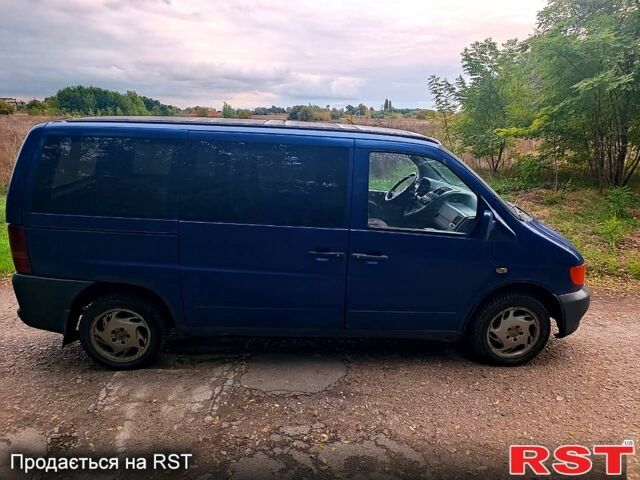 Синий Мерседес Вито, объемом двигателя 2.3 л и пробегом 55 тыс. км за 3800 $, фото 1 на Automoto.ua
