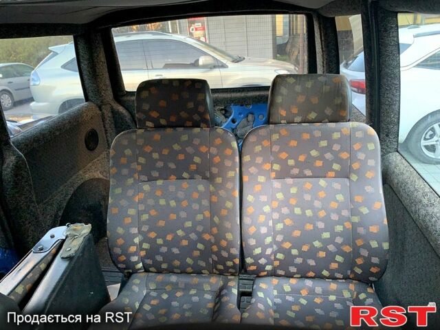 Синий Мерседес Вито, объемом двигателя 2.3 л и пробегом 157 тыс. км за 4000 $, фото 4 на Automoto.ua