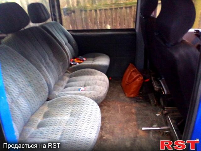 Синий Мерседес Вито, объемом двигателя 2.2 л и пробегом 0 тыс. км за 6000 $, фото 2 на Automoto.ua