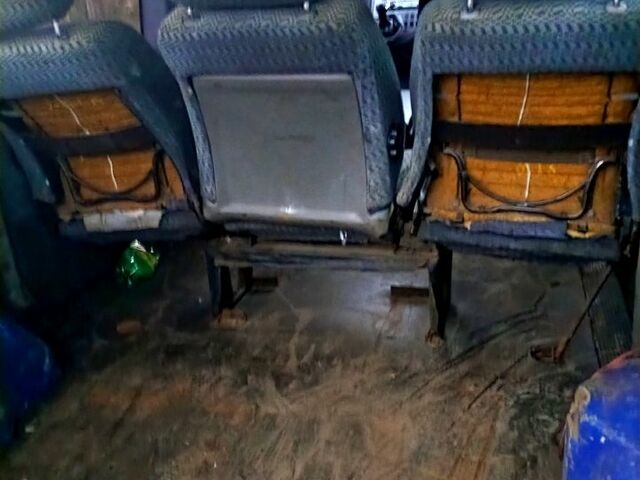 Синий Мерседес Вито, объемом двигателя 2.2 л и пробегом 0 тыс. км за 6000 $, фото 5 на Automoto.ua