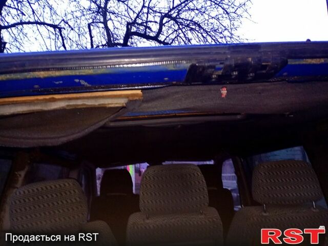 Синий Мерседес Вито, объемом двигателя 2.2 л и пробегом 0 тыс. км за 6000 $, фото 1 на Automoto.ua