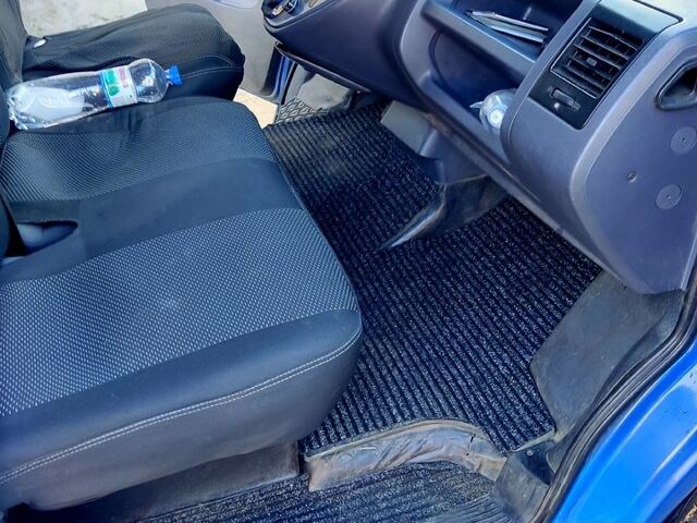 Синий Мерседес Вито, объемом двигателя 2.1 л и пробегом 450 тыс. км за 5000 $, фото 2 на Automoto.ua