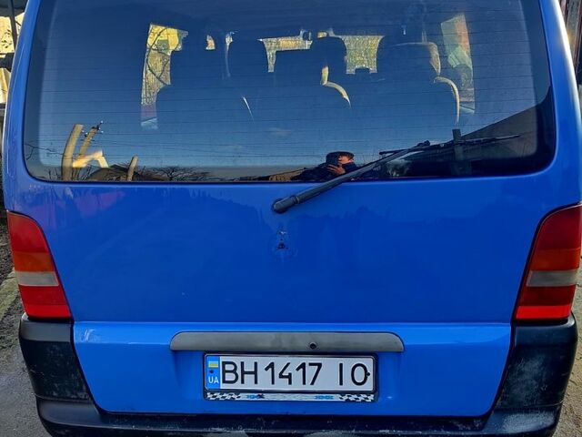 Синий Мерседес Вито, объемом двигателя 2.1 л и пробегом 450 тыс. км за 5000 $, фото 3 на Automoto.ua
