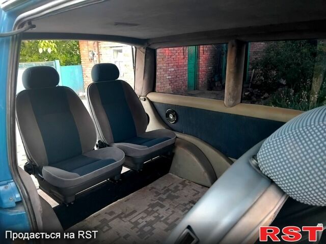 Синій Мерседес Віто, об'ємом двигуна 2.2 л та пробігом 580 тис. км за 4900 $, фото 10 на Automoto.ua