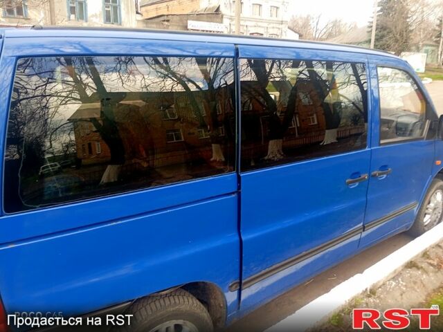 Синий Мерседес Вито, объемом двигателя 22 л и пробегом 250 тыс. км за 6500 $, фото 3 на Automoto.ua