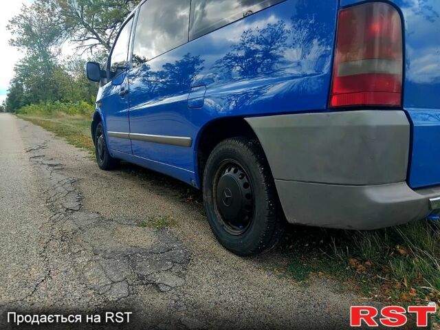 Синій Мерседес Віто, об'ємом двигуна 2.2 л та пробігом 580 тис. км за 4900 $, фото 1 на Automoto.ua