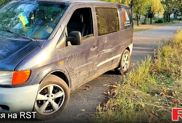 Синій Мерседес Віто, об'ємом двигуна 2.1 л та пробігом 511 тис. км за 3500 $, фото 1 на Automoto.ua