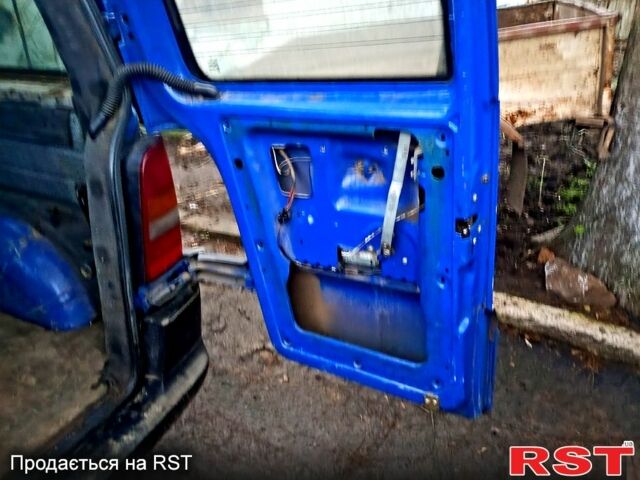 Синий Мерседес Вито, объемом двигателя 2.2 л и пробегом 0 тыс. км за 6000 $, фото 6 на Automoto.ua