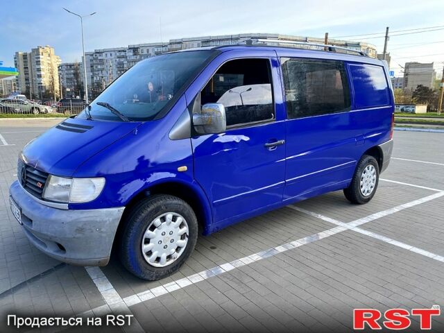 Синий Мерседес Вито, объемом двигателя 2.2 л и пробегом 300 тыс. км за 2999 $, фото 2 на Automoto.ua