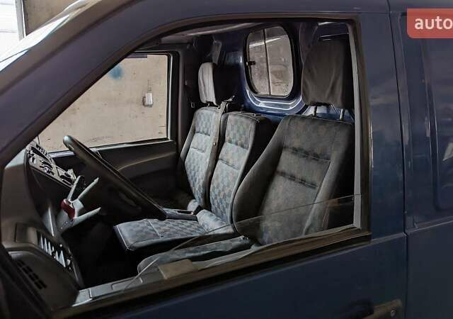 Мерседес Вито 2000 в Одессе на Automoto.ua Синий Мерседес Вито, объемом двигателя 2.15 л и пробегом 100 тыс. км за 4300 $, фото 8 на Automoto.ua