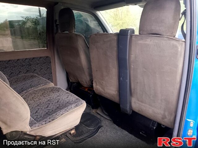 Синій Мерседес Віто, об'ємом двигуна 2.2 л та пробігом 350 тис. км за 4500 $, фото 8 на Automoto.ua