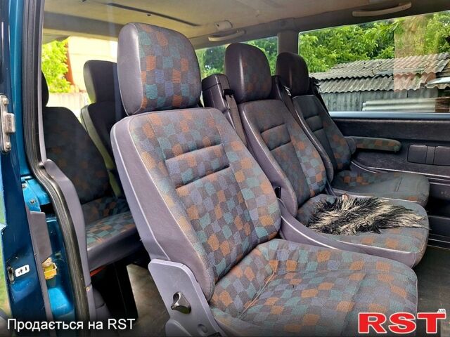 Синій Мерседес Віто, об'ємом двигуна 2.2 л та пробігом 280 тис. км за 5850 $, фото 2 на Automoto.ua