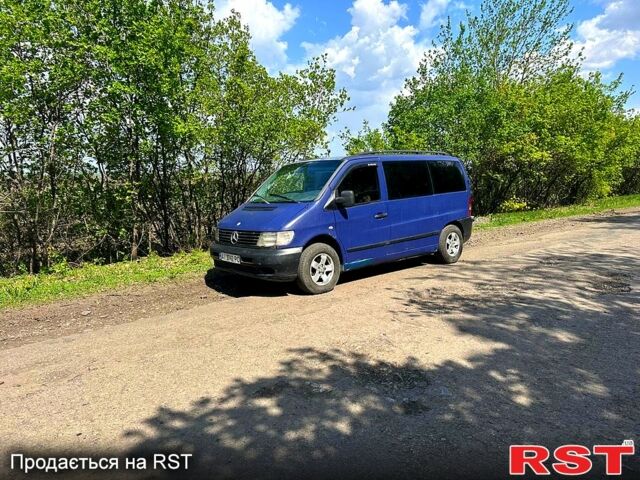 Синій Мерседес Віто, об'ємом двигуна 2.2 л та пробігом 250 тис. км за 4500 $, фото 1 на Automoto.ua