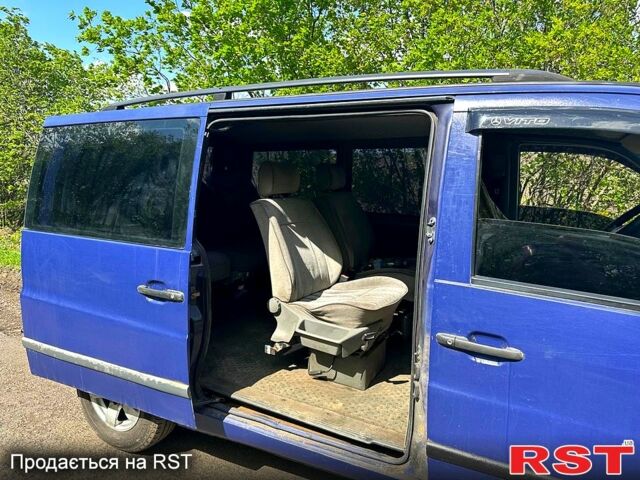 Синій Мерседес Віто, об'ємом двигуна 2.2 л та пробігом 250 тис. км за 4500 $, фото 8 на Automoto.ua