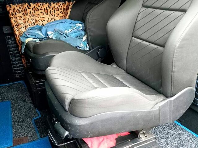 Синій Мерседес Віто, об'ємом двигуна 2.1 л та пробігом 240 тис. км за 7000 $, фото 2 на Automoto.ua