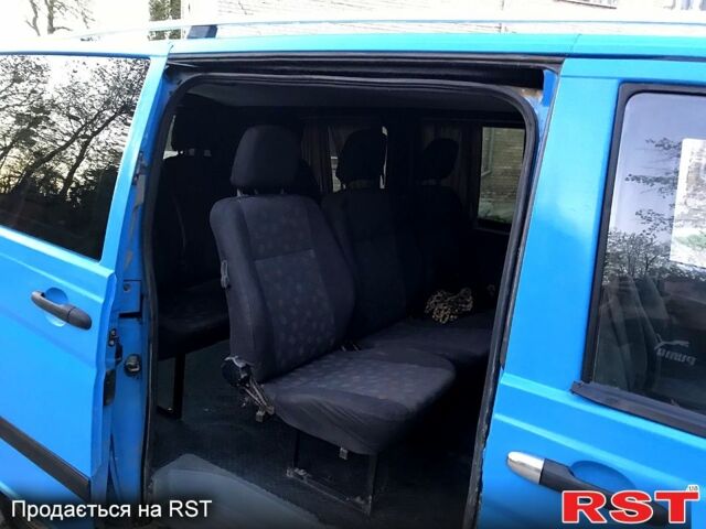 Мерседес Віто 2004 у Емильчином на Automoto.ua Синій Мерседес Віто, об'ємом двигуна 2.1 л та пробігом 295 тис. км за 6500 $, фото 4 на Automoto.ua