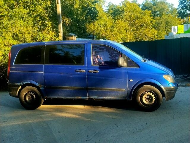 Синий Мерседес Вито, объемом двигателя 2.1 л и пробегом 300 тыс. км за 4499 $, фото 5 на Automoto.ua