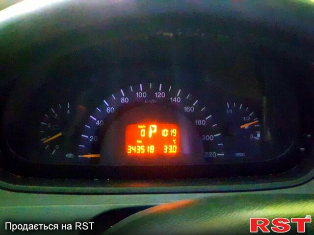 Синий Мерседес Вито, объемом двигателя 2.2 л и пробегом 344 тыс. км за 7500 $, фото 8 на Automoto.ua