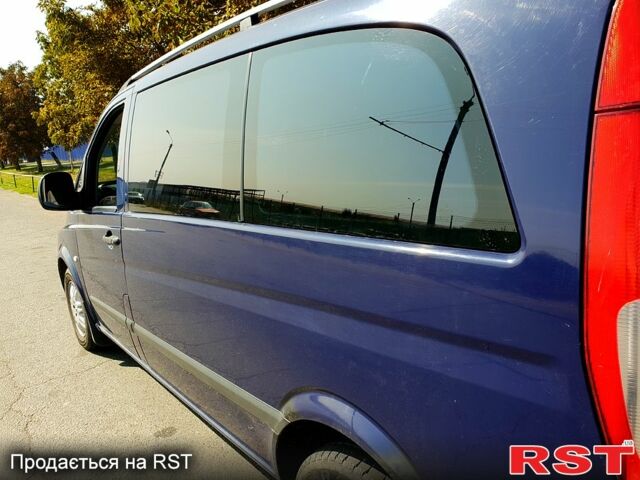 Синий Мерседес Вито, объемом двигателя 2.2 л и пробегом 344 тыс. км за 7500 $, фото 1 на Automoto.ua