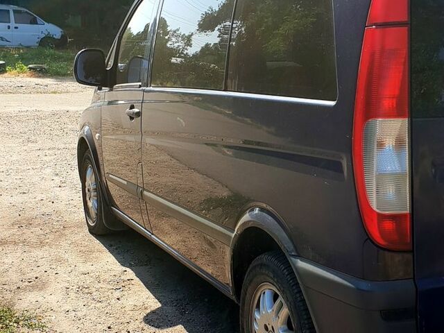 Синий Мерседес Вито, объемом двигателя 2.2 л и пробегом 344 тыс. км за 7500 $, фото 7 на Automoto.ua