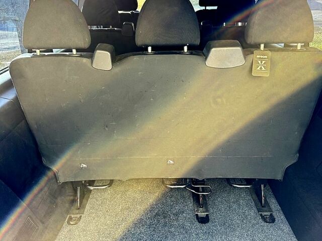 Синій Мерседес Віто, об'ємом двигуна 2.1 л та пробігом 308 тис. км за 22000 $, фото 6 на Automoto.ua