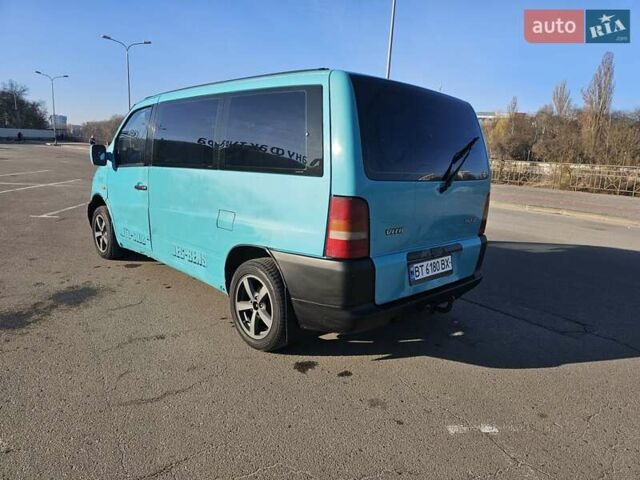 Зеленый Мерседес Вито, объемом двигателя 2.38 л и пробегом 400 тыс. км за 3950 $, фото 5 на Automoto.ua