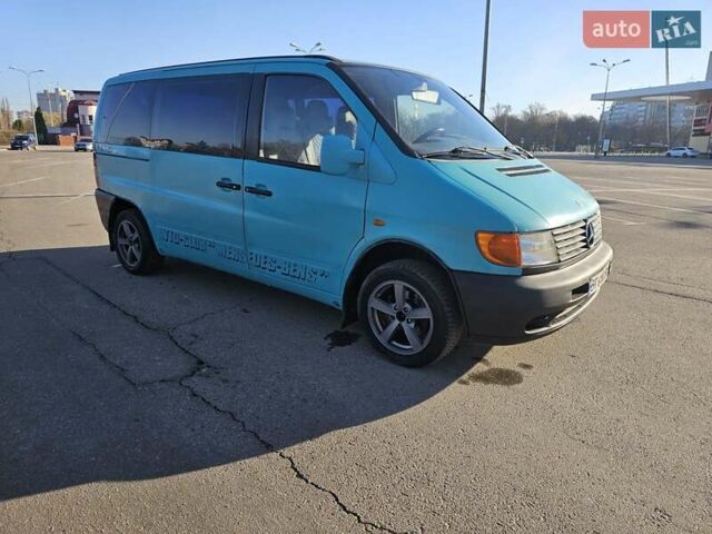 Зеленый Мерседес Вито, объемом двигателя 2.38 л и пробегом 400 тыс. км за 3950 $, фото 1 на Automoto.ua