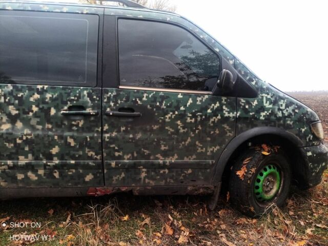 Зеленый Мерседес Вито, объемом двигателя 2.1 л и пробегом 330 тыс. км за 2000 $, фото 3 на Automoto.ua