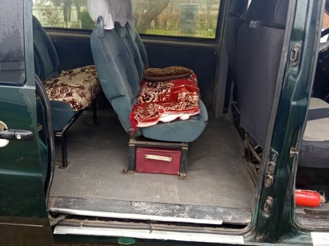 Зеленый Мерседес Вито, объемом двигателя 2.3 л и пробегом 700 тыс. км за 3100 $, фото 3 на Automoto.ua