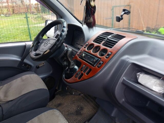 Зеленый Мерседес Вито, объемом двигателя 2.3 л и пробегом 700 тыс. км за 3100 $, фото 2 на Automoto.ua