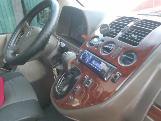 Зеленый Мерседес Вито, объемом двигателя 2.2 л и пробегом 474 тыс. км за 3200 $, фото 5 на Automoto.ua