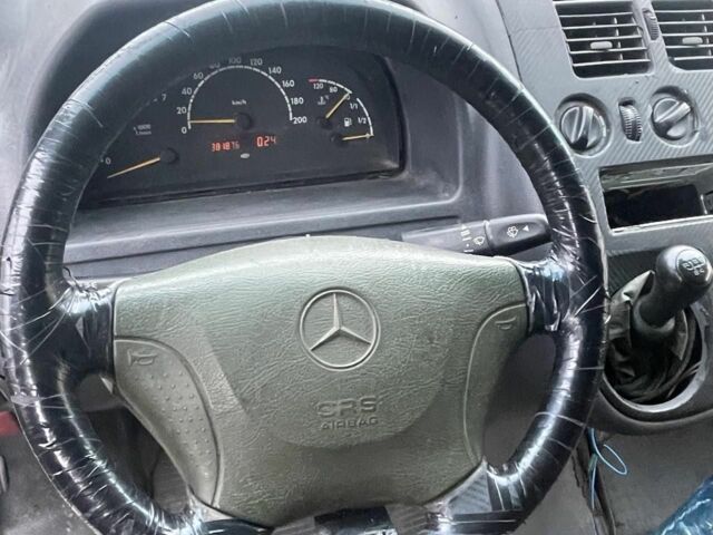 Зелений Мерседес Віто, об'ємом двигуна 2 л та пробігом 230 тис. км за 1600 $, фото 4 на Automoto.ua