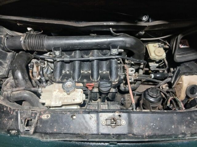 Зеленый Мерседес Вито, объемом двигателя 2.1 л и пробегом 270 тыс. км за 3695 $, фото 4 на Automoto.ua