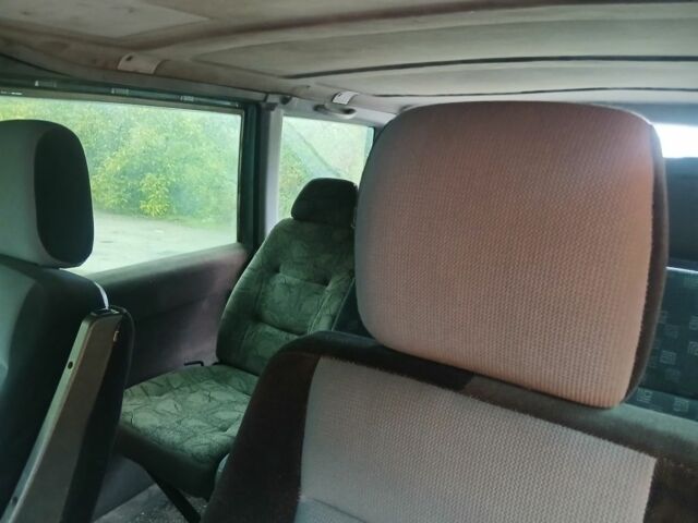 Зеленый Мерседес Вито, объемом двигателя 2.1 л и пробегом 270 тыс. км за 3695 $, фото 7 на Automoto.ua