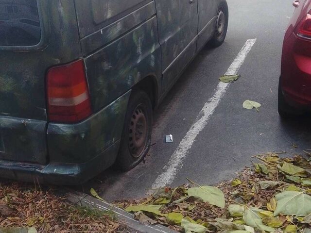 Зеленый Мерседес Вито, объемом двигателя 2.2 л и пробегом 550 тыс. км за 1909 $, фото 3 на Automoto.ua