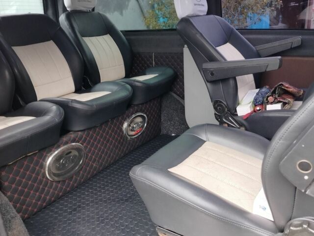 Зеленый Мерседес Вито, объемом двигателя 0 л и пробегом 450 тыс. км за 8300 $, фото 5 на Automoto.ua