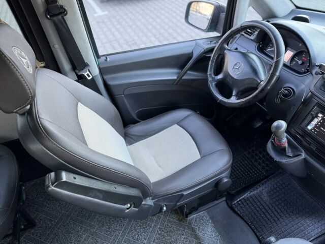 Зеленый Мерседес Вито, объемом двигателя 2.2 л и пробегом 285 тыс. км за 10500 $, фото 6 на Automoto.ua